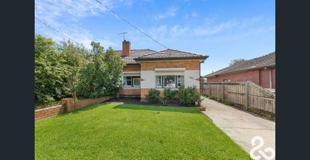 Renovated Charm in a Prime Preston Location! - Photo 3