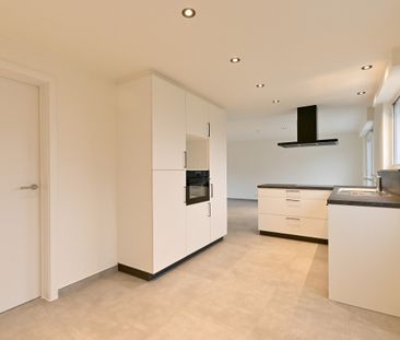 Prachtige gerenoveerde huurwoning in Lievegem - Photo 4