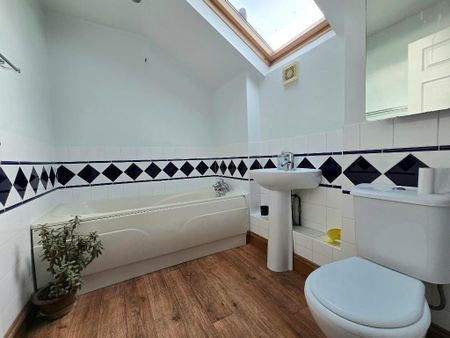 2 bedroom flat to rent - Photo 3