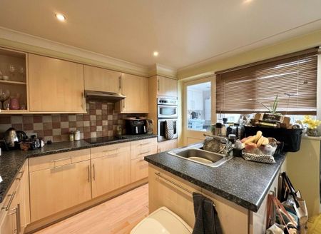 3 bedroom terraced house to rent - Photo 3