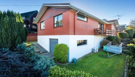 Beautiful 3BR Home in Popular Belleknowes! - Photo 5