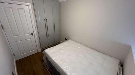 Whytecroft, Hounslow, TW5 - Photo 3