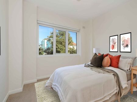 Beautiful & Bright Bondi Beach Apartment - Photo 4