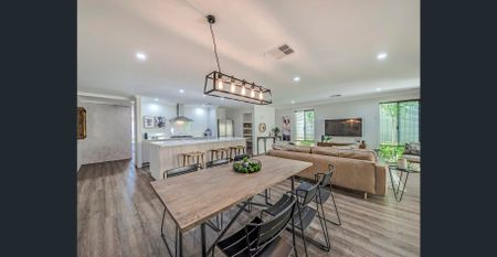 Stunning Contemporary Modern Home - Photo 2