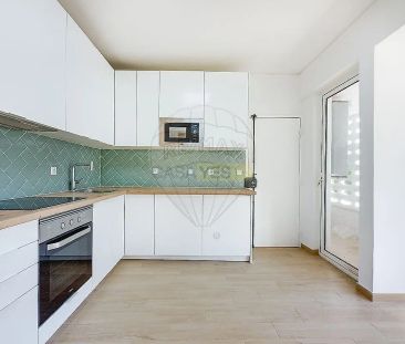 Apartment T3 in Moscavide e Portela, Loures - Photo 2