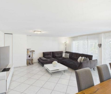 ***Helle 4.5-Zimmer-Wohnung mit Balkon*** - Photo 1