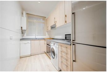 Calle de Pilar de Zaragoza, Madrid, Community of Madrid 28028