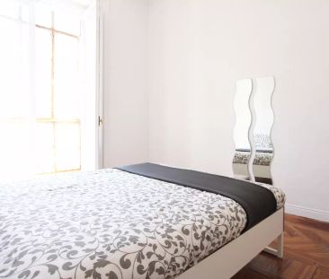 Room in a shared 11-bedroom apartment for rent in Sol - Foto 6