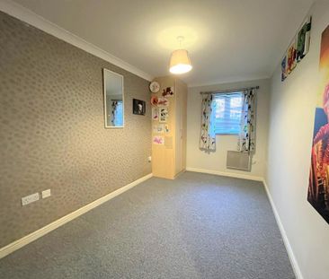 2 bedroom ground floor flat to rent - Photo 3
