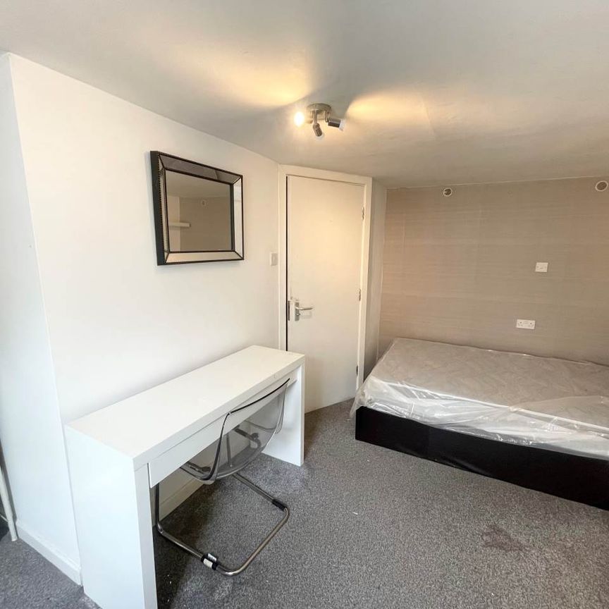 Haddon Avenue (room 1) Leeds - Photo 1