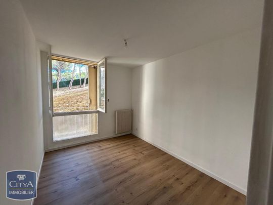 Location Appartement 5 pièces 84m² MARTIGUES 13500 - Photo 1