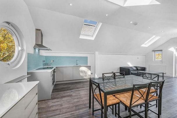 3 bedroom flat to rent - Photo 1