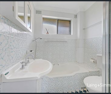 Spacious 2 Bedroom Unit - Photo 5