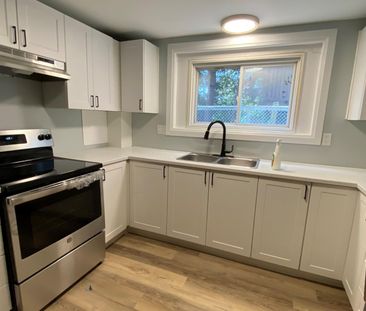 56 Dundas Street Unit 2, 2 bed, 1 bath - Photo 4