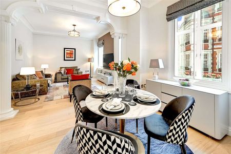 An immaculate two-bedroom lateral apartment, located in the heart of prestigious Mayfair. - Photo 5