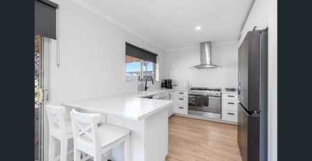 Renovated home complete with split systems and solar panels - Photo 5