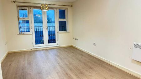 2 bedroom flat to rent - Photo 2