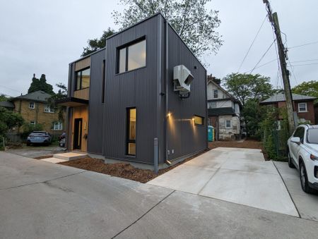 For Lease - 411 Annette Street Unit# R, Toronto, Ontario - Photo 2