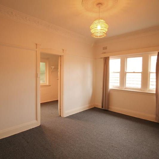 OVERSIZED ONE BEDROOM PLUS STUDY! - Photo 1