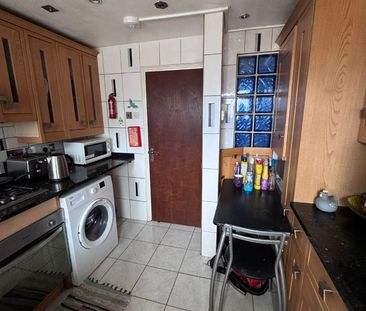 Room in a Shared House, Marlow House, N22 - Photo 5