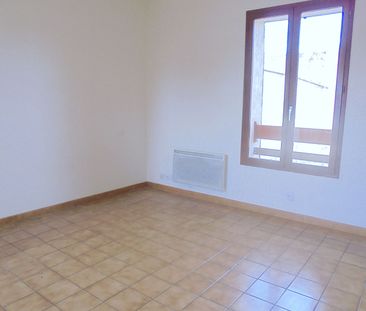 A LOUER APPARTEMENT DE TYPE 1 DE 27 M2 - SAINT ANDRE DE CUBZAC CENTRE - Photo 5