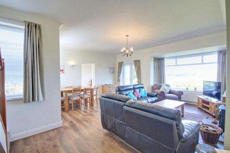 Mere View Avenue, Hornsea, HU18 - Photo 4