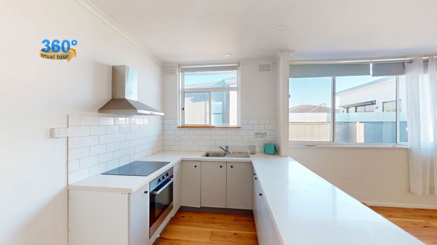 A Private Retreat in the Heart of the Inner North - Photo 1