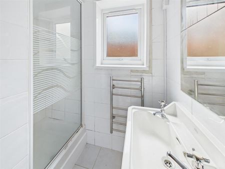 4 bedroom terraced house to rent - Photo 4