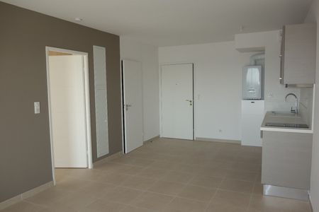 Location Appartement 2 pièces 42m² ST JEAN DE VEDAS 34430 - Photo 5