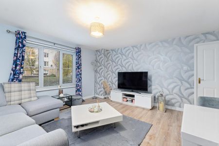 2 bedroom ground floor flat to rent - Photo 2