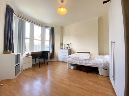 Pentyrch Street, Cathays - Photo 2