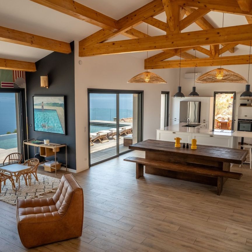 Rental House Ajaccio 7 Rooms 300 m² - Photo 1