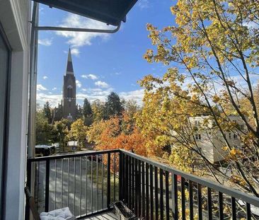 Stilvolle, geräumige und neuwertige 2-Zimmer-Wohnung mit Balkon in ... - Photo 1