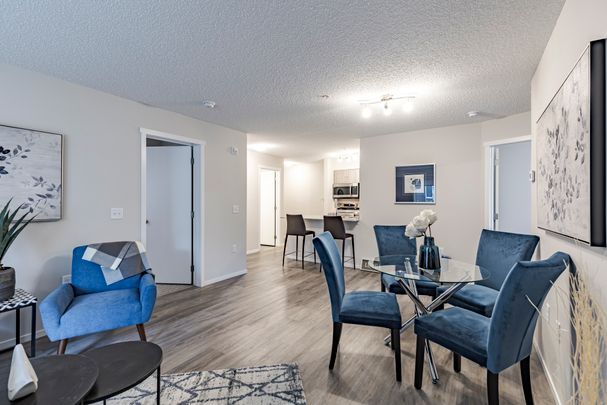 Emerald Place - Photo 1