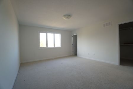 For Lease - 351 Establish Avenue, Orleans - Cumberland and Area, Ontario - Photo 4