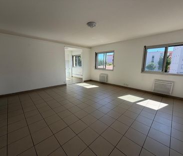 Location Appartement 1 pièce 33m² VAULX EN VELIN 69120 - Photo 2