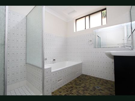 Renovated First-Floor Unit - Steps to Brighton Le Sands Beach - Photo 5