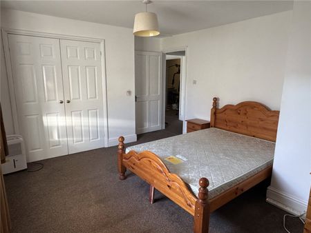 Bristol Road, - Photo 4