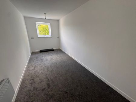 Broadmeadow Flats, Warstones Drive, Wolverhampton - Photo 2