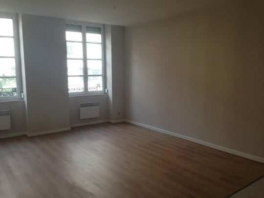 Location Appartement 4 pièces 77m² LYON 7ème - Photo 1