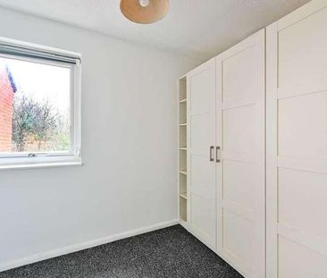 Hedgerley Court, Goldsworth, GU21 - Photo 2