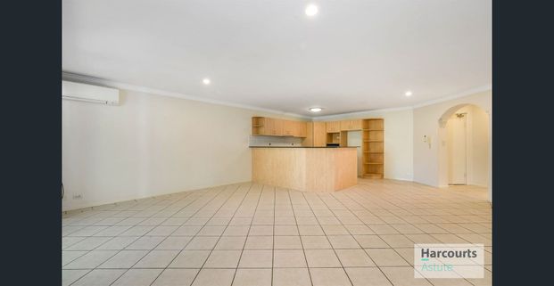 Perfectly Located In The Sought-after Suburb Of Paddington - Photo 1