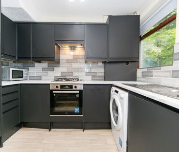 Kelso Gardens, Hyde Park, Leeds - Photo 2