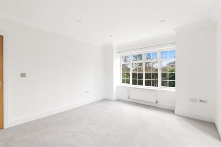 To Let 1 Bed Apartment - Photo 2