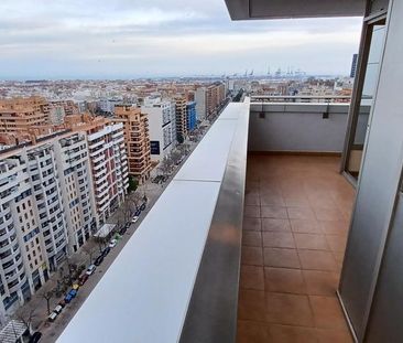 4 room luxury Flat for rent in Valencia - Photo 3