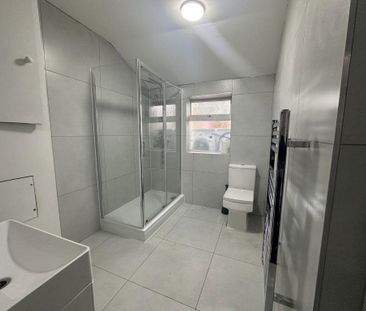 1 bedroom in a house share to rent - Photo 5