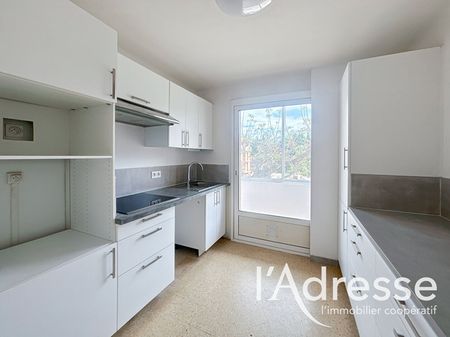 Location appartement 3 pièces, 64.00m², La Ciotat - Photo 2