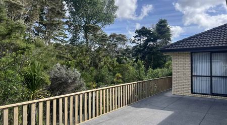 4 bedroom 2 bathroom brick and tile home available now!!! - Photo 2