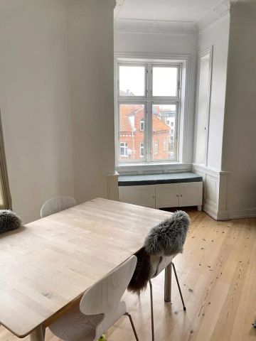 Charmerende lejlighed med elegant indretning i Aalborgs hjerte - Photo 4