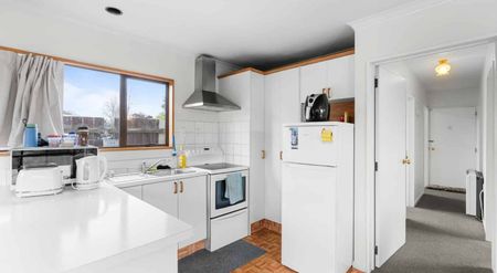 Large House Perfect for University Area - Photo 3